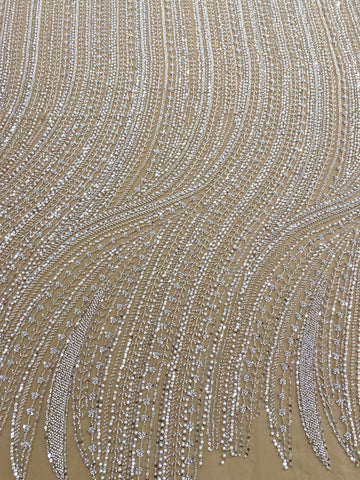 Dantela Couture Argintie pe Tulle Nude cu Model Liniar, cu Perle, Margele si Paiete