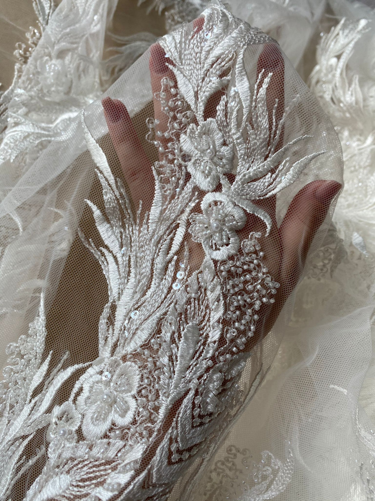 1.7 m Lace with Flower and Leaf Pattern Lace, Sided Pearls and Sequins